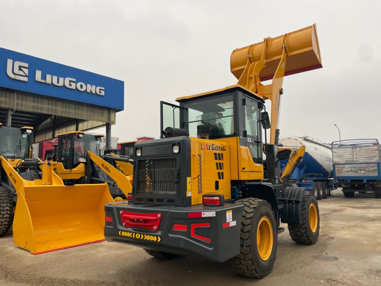 Doi_trong_may_xuc_lat_hai_au_WL927