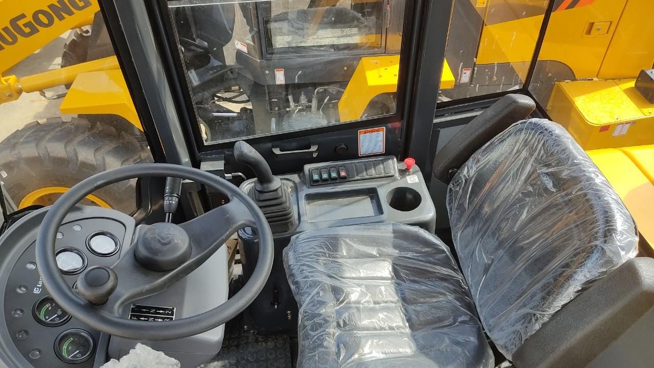 he-thong-cabin-xuc-lat-liugong-816c