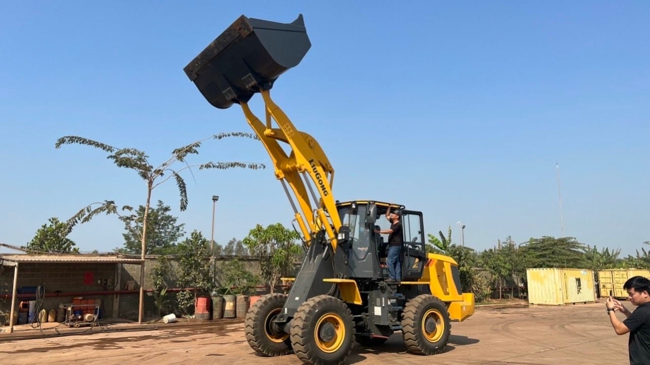 may_xuc_lat_liugong_835HL